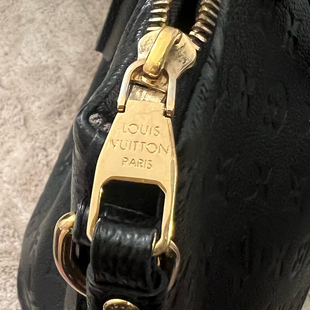 Louis Vuitton Black Monogram Handbag - Picture 10 of 16
